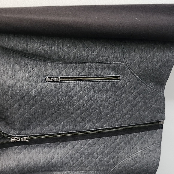 TAHARI Soft Quilted Zip Jacket With Pockets, Black/Grey, Sz Medium, EUC - Picture 4 of 7